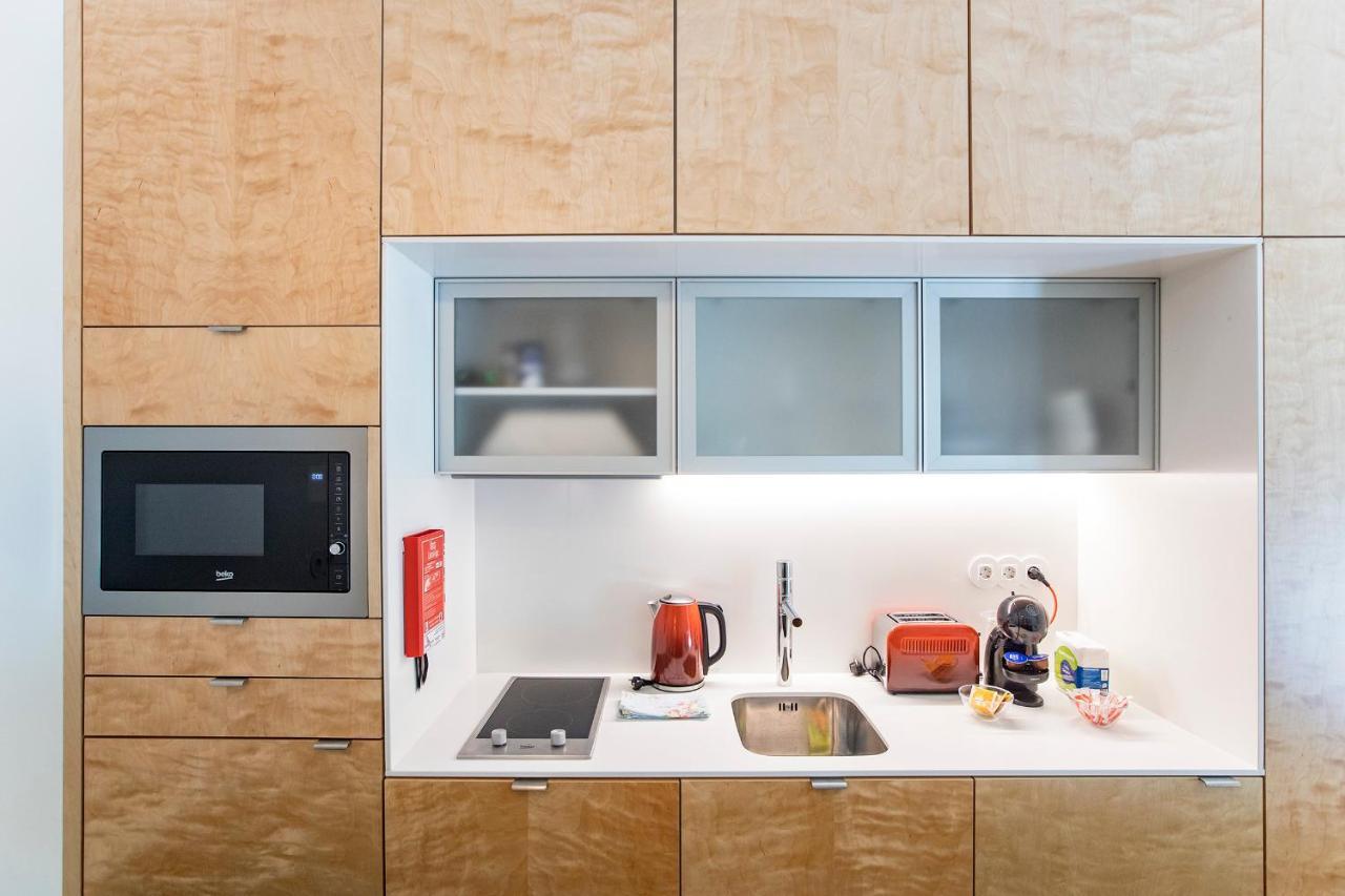 Bakers Square Studio W/ Ac By Lovelystay Porto Bagian luar foto