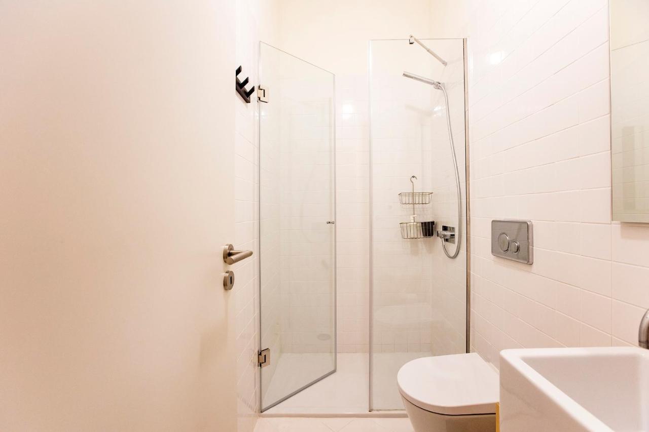 Bakers Square Studio W/ Ac By Lovelystay Porto Bagian luar foto