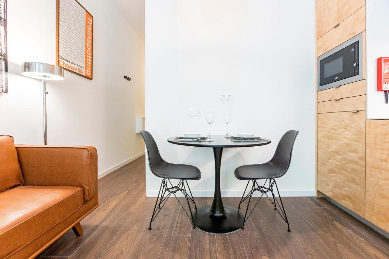 Bakers Square Studio W/ Ac By Lovelystay Porto Bagian luar foto